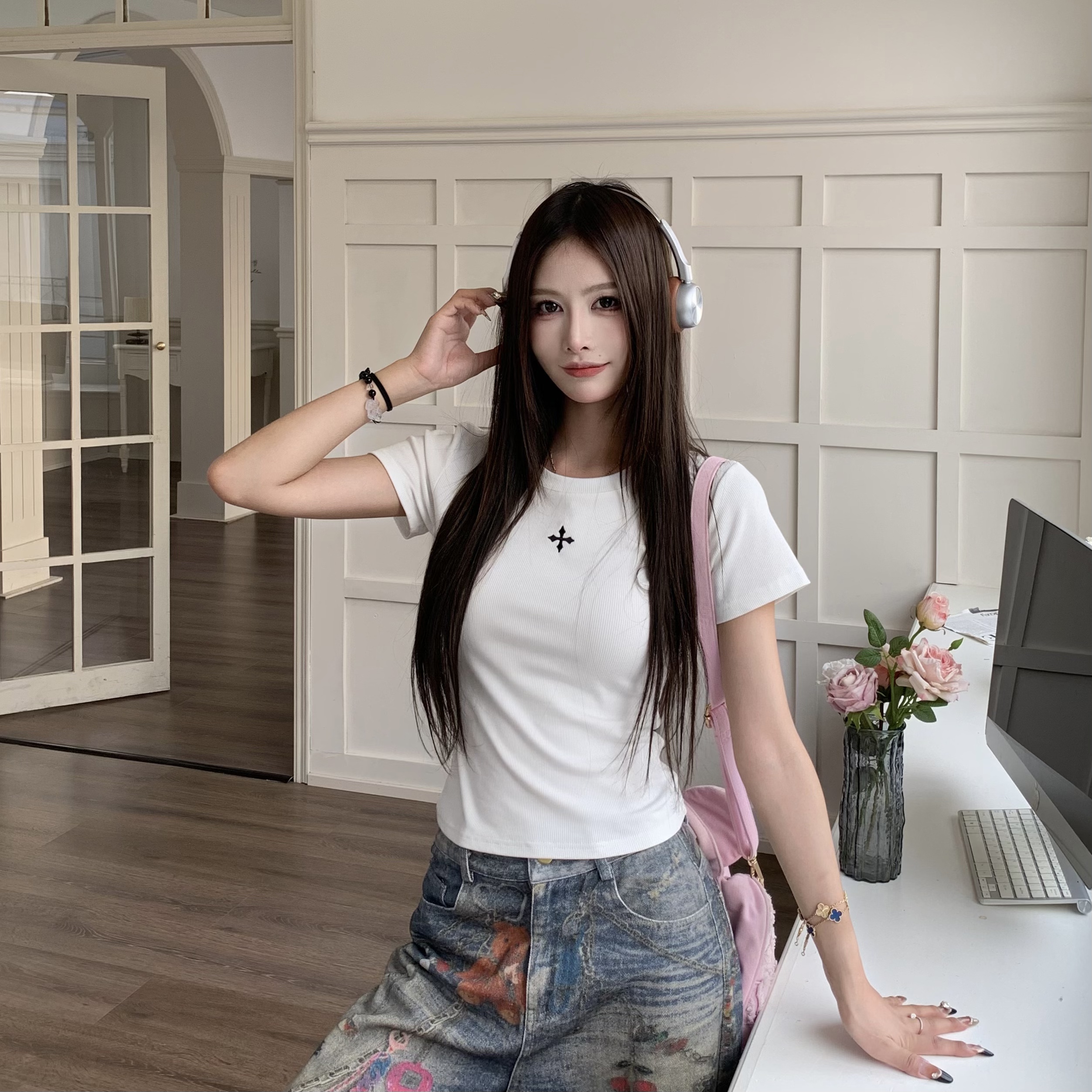 American Style Hot Girl Cross Embroidery Short Sleeve T-Shirt for Women - Slim Fit Summer Essential American Style Hot Girl Cross Embroidery Short Sleeve T-Shirt for Women - Slim Fit Summer Essential