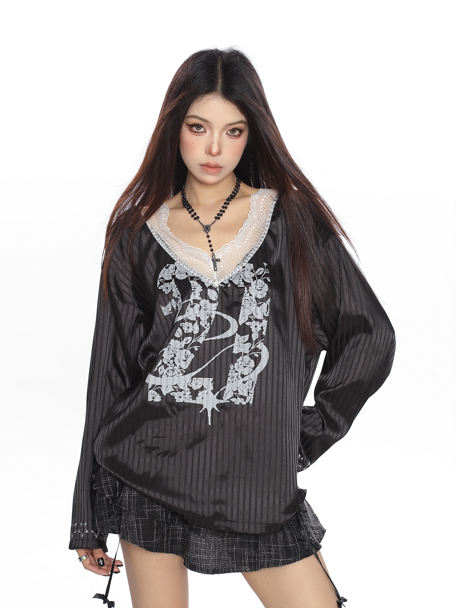 American-Style Lace Spliced V-Neck Long Sleeve T-Shirt for Women - Summer Loose Satin Top with Sun Protection Cover-Up American-Style Lace Spliced V-Neck Long Sleeve T-Shirt for Women - Summer Loose Satin Top with Sun Protection Cover-Up