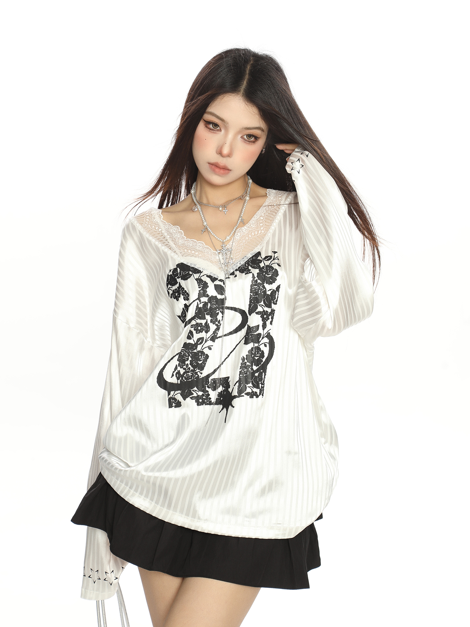 American-Style Lace Spliced V-Neck Long Sleeve T-Shirt for Women - Summer Loose Satin Top with Sun Protection Cover-Up American-Style Lace Spliced V-Neck Long Sleeve T-Shirt for Women - Summer Loose Satin Top with Sun Protection Cover-Up