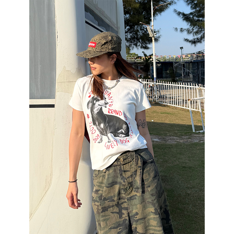 American-style Sausage Dog Print Short Sleeve T-shirt for Women, Casual Summer Slim Fit Top, Slightly Loose, Y2K Style American-style Sausage Dog Print Short Sleeve T-shirt for Women, Casual Summer Slim Fit Top, Slightly Loose, Y2K Style