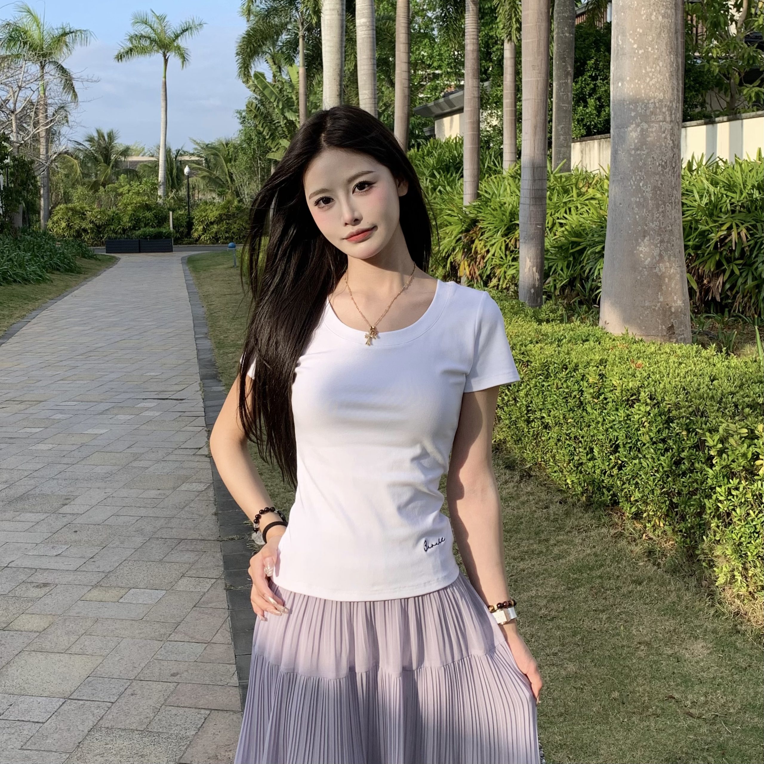 American Style Short Sleeve T-Shirt for Women - Pure Desire Slim Fit Round Neck Top - Versatile Spring Summer 2025 Fashion American Style Short Sleeve T-Shirt for Women - Pure Desire Slim Fit Round Neck Top - Versatile Spring Summer 2025 Fashion