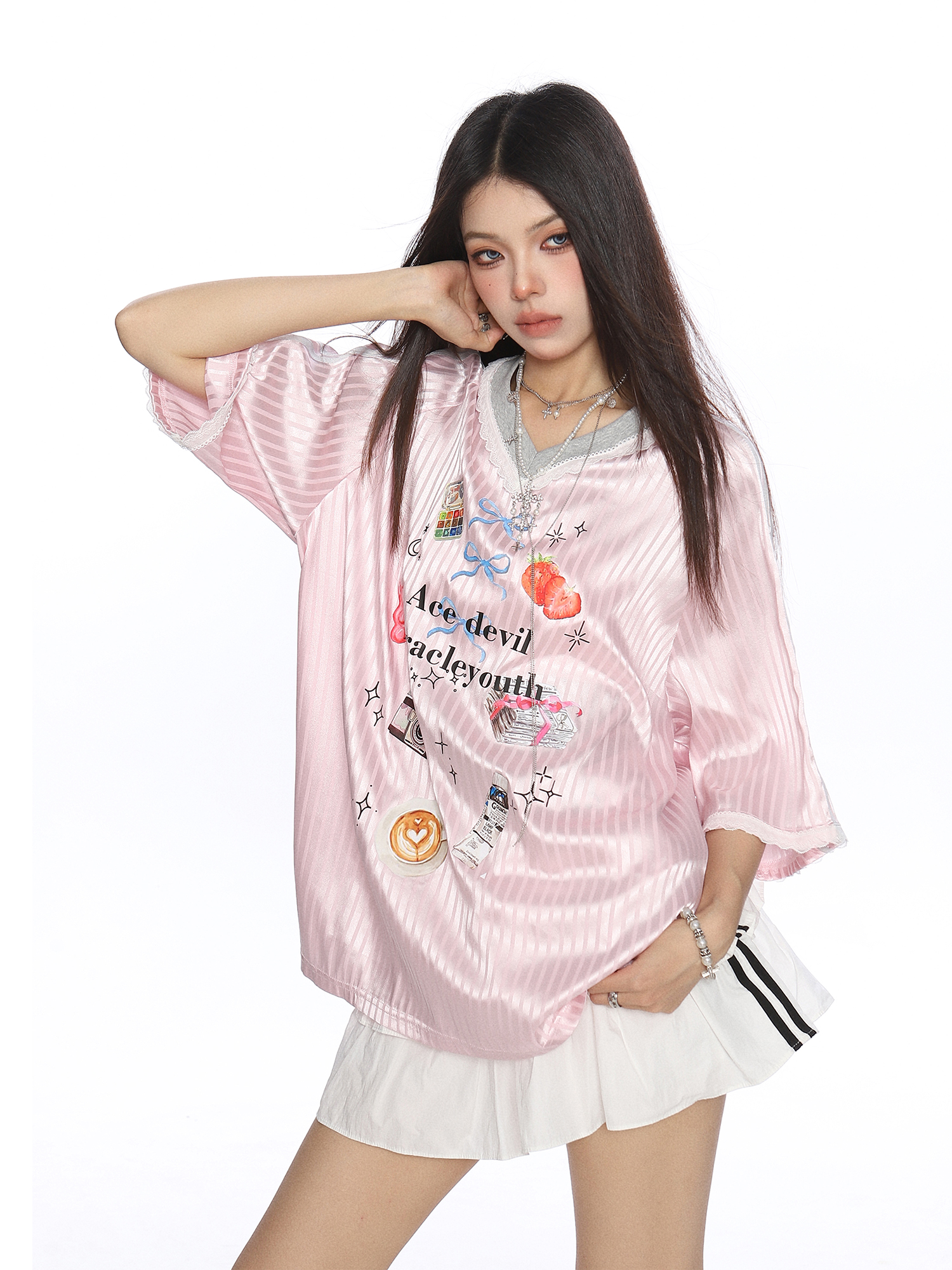 American V-Neck Lace-Trim Short Sleeve T-Shirt for Women - Summer Jersey Blokette Sports Top in Casual 90s Style American V-Neck Lace-Trim Short Sleeve T-Shirt for Women - Summer Jersey Blokette Sports Top in Casual 90s Style