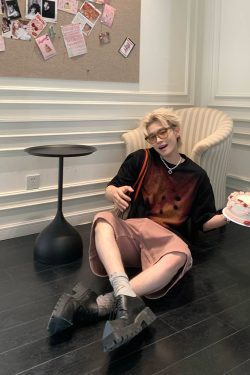 American Vintage Blurry Abstract Print Short Sleeve T-Shirt for Men and Women, Summer Loose Fit, 90s Inspired Versatile Top