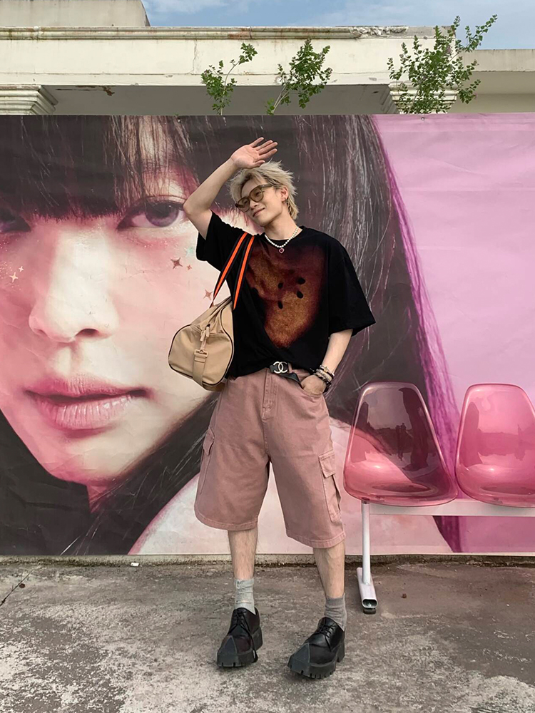 American Vintage Blurry Abstract Print Short Sleeve T-Shirt for Men and Women, Summer Loose Fit, 90s Inspired Versatile Top American Vintage Blurry Abstract Print Short Sleeve T-Shirt for Men and Women, Summer Loose Fit, 90s Inspired Versatile Top