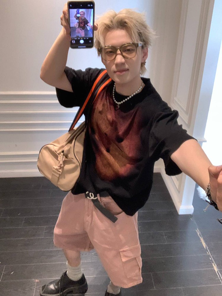 American Vintage Blurry Abstract Print Short Sleeve T-Shirt for Men and Women, Summer Loose Fit, 90s Inspired Versatile Top American Vintage Blurry Abstract Print Short Sleeve T-Shirt for Men and Women, Summer Loose Fit, 90s Inspired Versatile Top