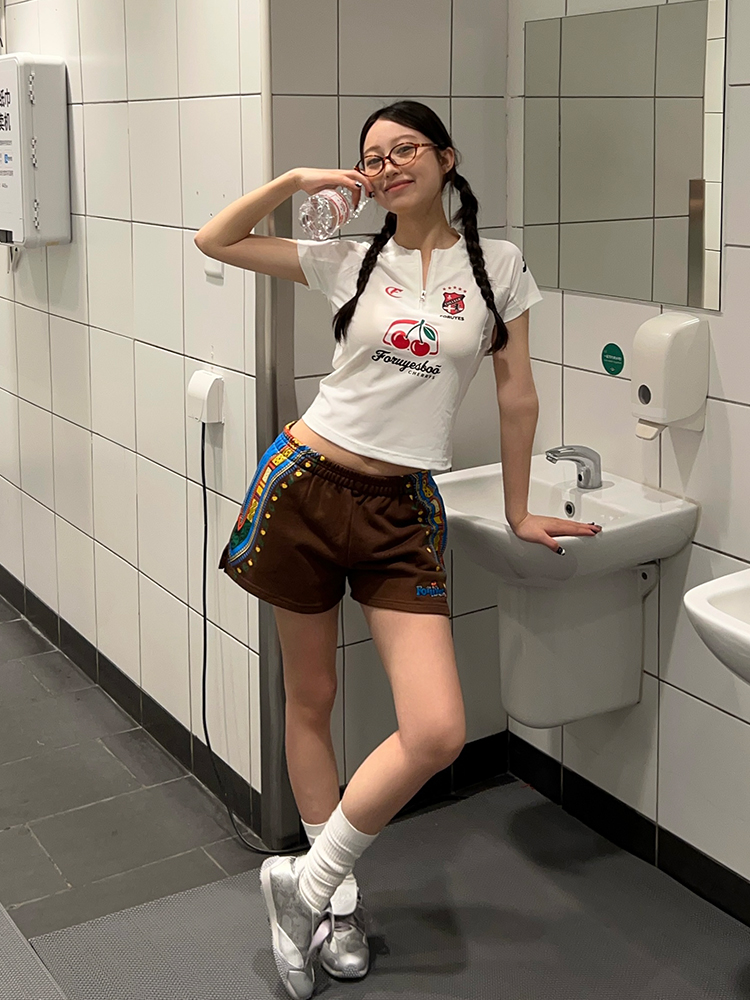 American Vintage Embroidered Ethnic Style Casual Shorts for Women - Slim Fit, Side Print, Trendy INS Look American Vintage Embroidered Ethnic Style Casual Shorts for Women - Slim Fit, Side Print, Trendy INS Look