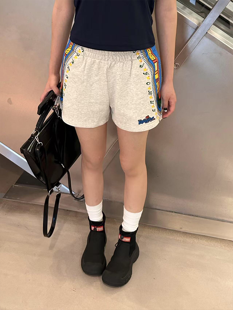 American Vintage Embroidered Ethnic Style Casual Shorts for Women - Slim Fit, Side Print, Trendy INS Look American Vintage Embroidered Ethnic Style Casual Shorts for Women - Slim Fit, Side Print, Trendy INS Look