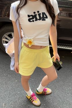 American Vintage Fun Letter Print Slimming Short T-Shirt for Women - Trendy 90s Style Shoulder-Fitting Top