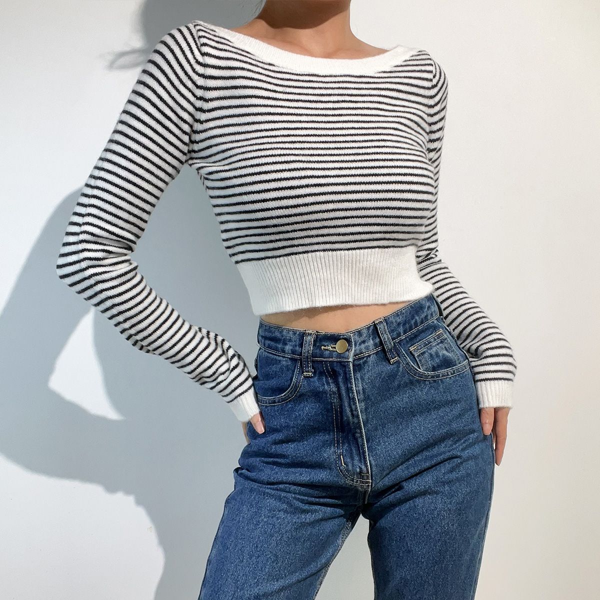 American Vintage Striped High-Waisted Cropped Long Sleeve Knit Sweater Top in Black and White - Y2K Retro Style Fashion American Vintage Striped High-Waisted Cropped Long Sleeve Knit Sweater Top in Black and White - Y2K Retro Style Fashion