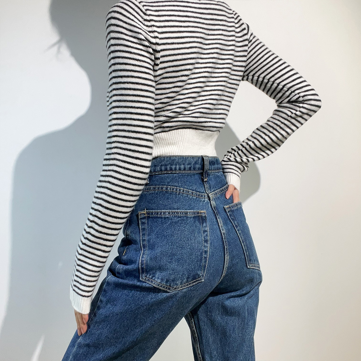 American Vintage Striped High-Waisted Cropped Long Sleeve Knit Sweater Top in Black and White - Y2K Retro Style Fashion American Vintage Striped High-Waisted Cropped Long Sleeve Knit Sweater Top in Black and White - Y2K Retro Style Fashion