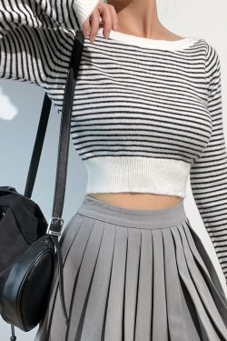 American Vintage Striped High-Waisted Cropped Long Sleeve Knit Sweater Top in Black and White - Y2K Retro Style Fashion