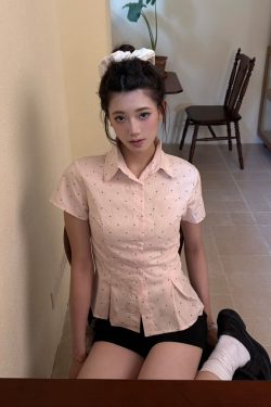 American Vintage Women's Slim Fit Polka Dot Shirt with Lapel, Regular Shoulder, Retro Style, Perfect for Casual or Y2K Outfits