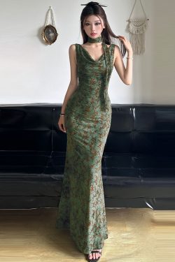 Ancient Charm Green Pine Fish Tail Long Dress for Women - Flowing Collar, Body-Hugging Chinese Style, Elegant Fashion