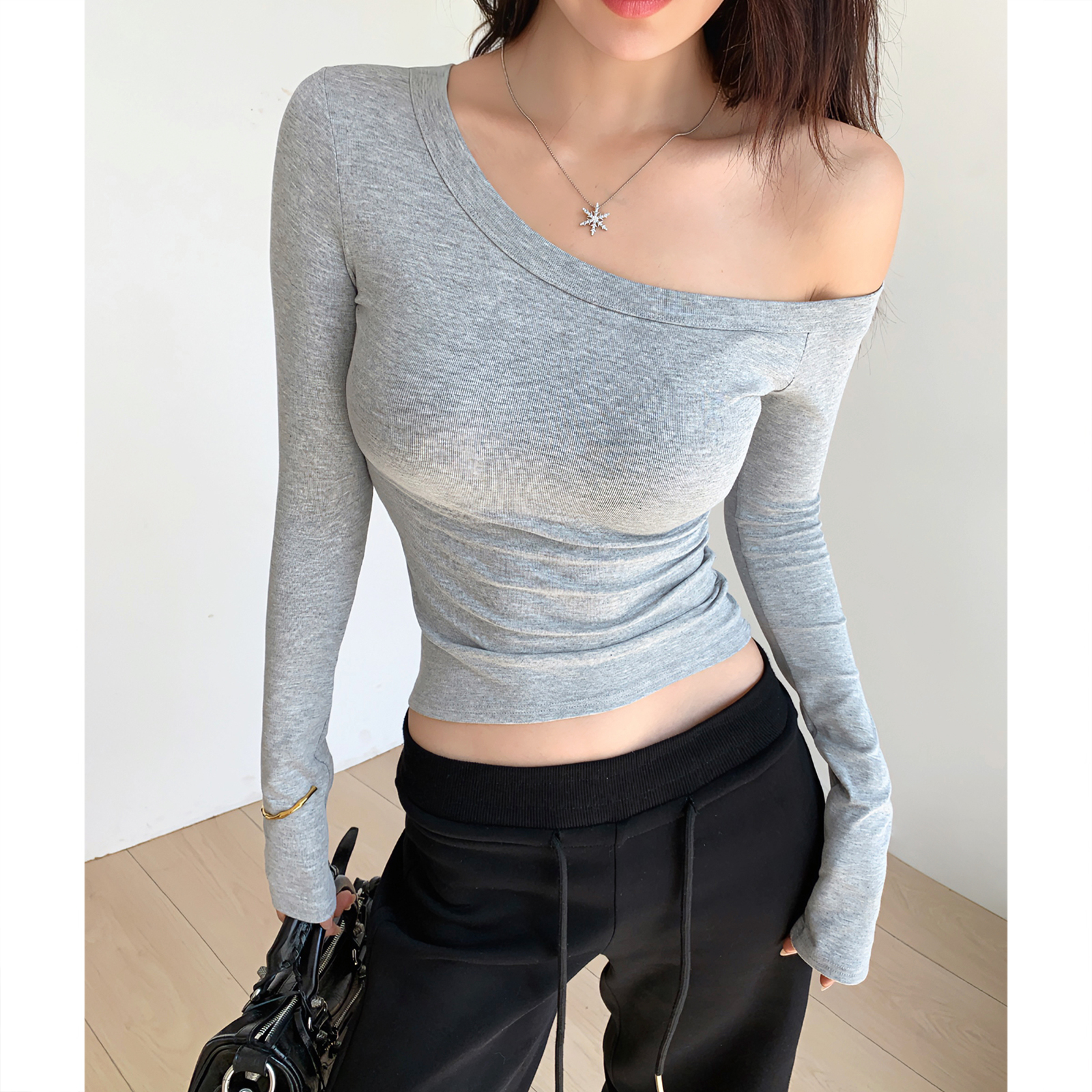 Asymmetrical Off-Shoulder Long Sleeve T-Shirt - Sexy European American Style Top for Hot Girls, Trendy Fashion Essential Asymmetrical Off-Shoulder Long Sleeve T-Shirt - Sexy European American Style Top for Hot Girls, Trendy Fashion Essential