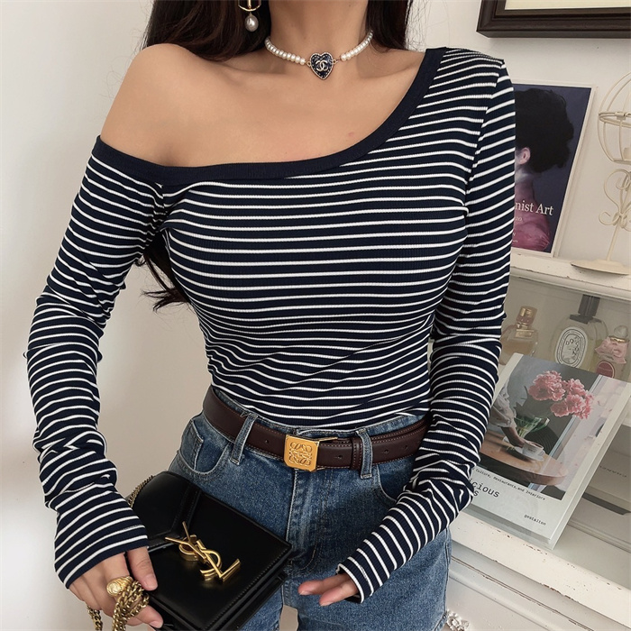Asymmetrical Off-Shoulder Striped Slim-Fit Long Sleeve T-Shirt - Custom-Made Autumn/Winter 2024 Sexy Layering Top Asymmetrical Off-Shoulder Striped Slim-Fit Long Sleeve T-Shirt - Custom-Made Autumn/Winter 2024 Sexy Layering Top