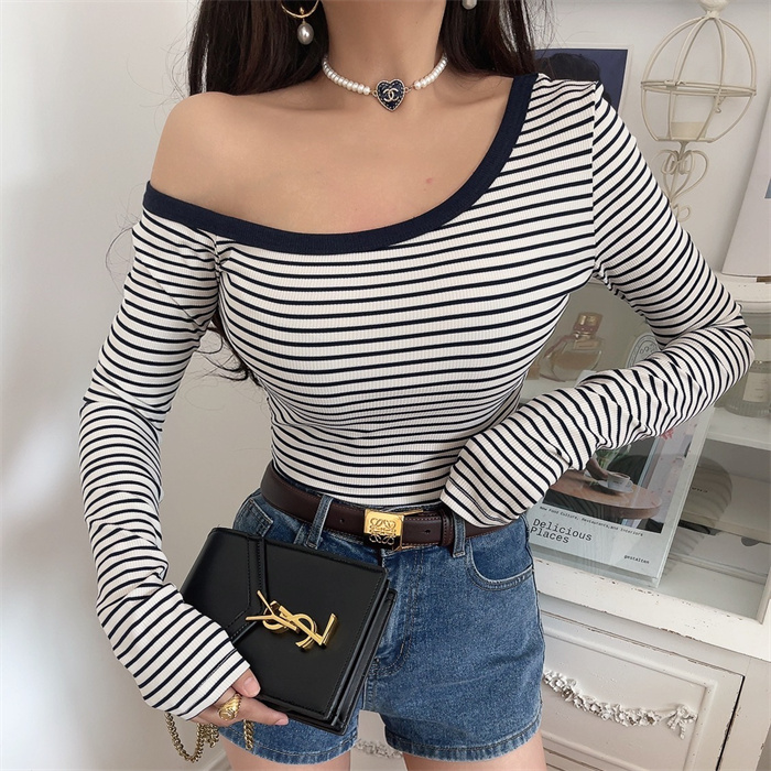 Asymmetrical Off-Shoulder Striped Slim-Fit Long Sleeve T-Shirt - Custom-Made Autumn/Winter 2024 Sexy Layering Top Asymmetrical Off-Shoulder Striped Slim-Fit Long Sleeve T-Shirt - Custom-Made Autumn/Winter 2024 Sexy Layering Top