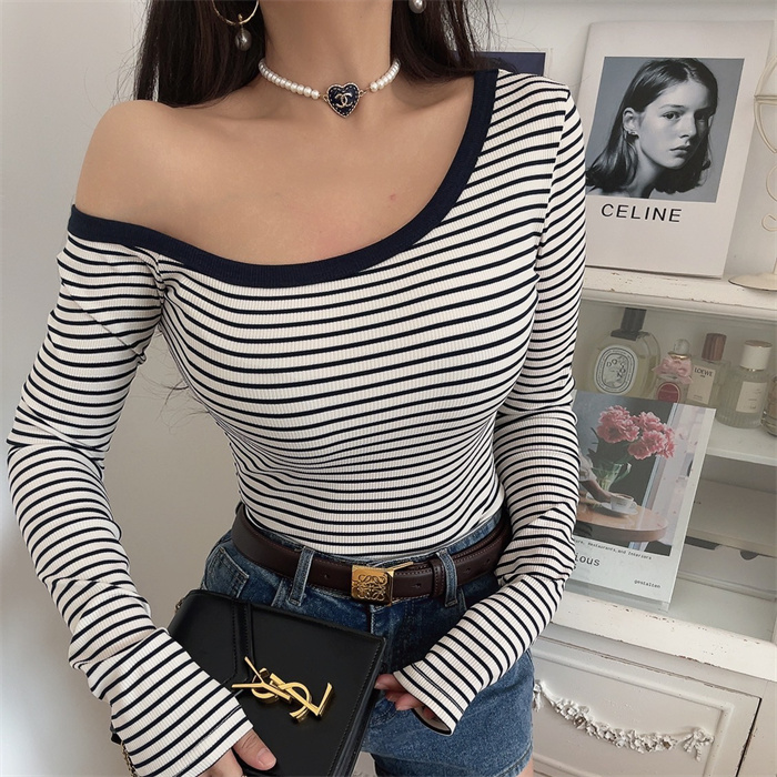 Asymmetrical Off-Shoulder Striped Slim-Fit Long Sleeve T-Shirt - Custom-Made Autumn/Winter 2024 Sexy Layering Top Asymmetrical Off-Shoulder Striped Slim-Fit Long Sleeve T-Shirt - Custom-Made Autumn/Winter 2024 Sexy Layering Top