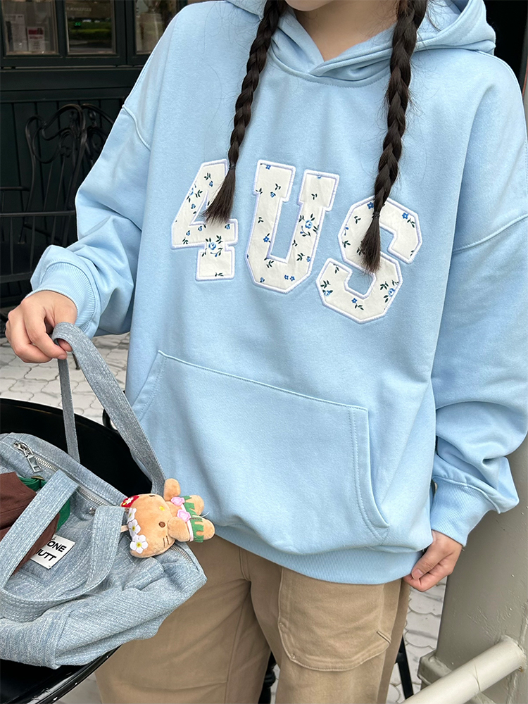 Autumn Winter Floral Embroidery Patch Hoodie for Couples - Loose Fit, National Trend, Casual Streetwear Autumn Winter Floral Embroidery Patch Hoodie for Couples - Loose Fit, National Trend, Casual Streetwear