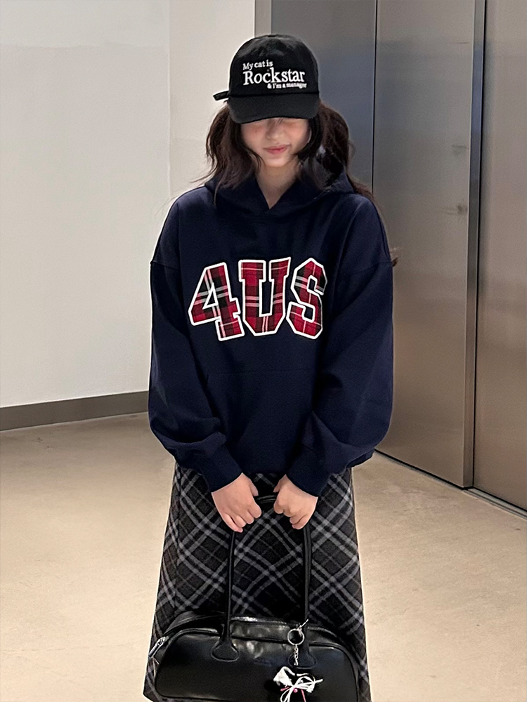 Autumn Winter Plaid Patch Embroidery Hoodie Unisex Loose Fit Casual Streetwear, Trendy Couples Fashion, Cozy Layering Essential Autumn Winter Plaid Patch Embroidery Hoodie Unisex Loose Fit Casual Streetwear, Trendy Couples Fashion, Cozy Layering Essential