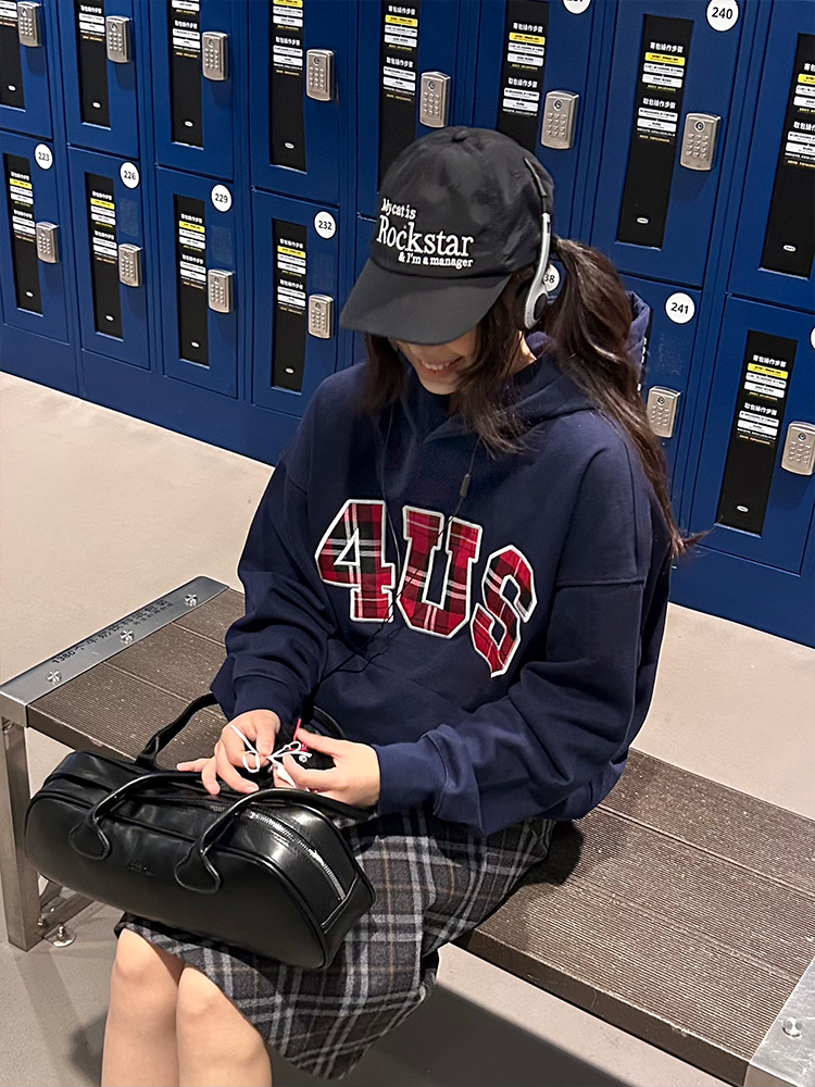 Autumn Winter Plaid Patch Embroidery Hoodie Unisex Loose Fit Casual Streetwear, Trendy Couples Fashion, Cozy Layering Essential Autumn Winter Plaid Patch Embroidery Hoodie Unisex Loose Fit Casual Streetwear, Trendy Couples Fashion, Cozy Layering Essential