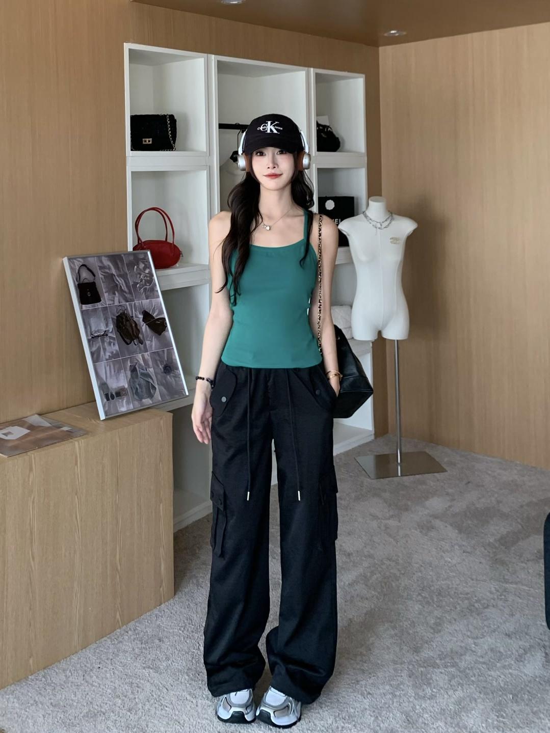 Backless Camisole with Chest Pad - Women's Summer Hot Girl Outerwear - Trendy Small Top for Y2K Style and Summer Fashion Backless Camisole with Chest Pad - Women's Summer Hot Girl Outerwear - Trendy Small Top for Y2K Style and Summer Fashion