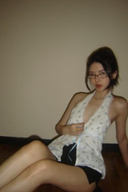 Backless French Lace Halter Tank Top for Women - Retro American Style Romantic Vacation Essential