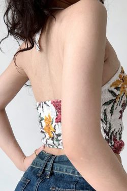 Backless Halter Crop Top for Women - Sexy Ruffled Print Design, European & American Style, Perfect for Y2K and Summer Fashion