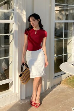 Backless Short Sleeve T-Shirt for Women, Slim Fit Round Neck Top with Chest Pad, French Style Sexy 90s Look