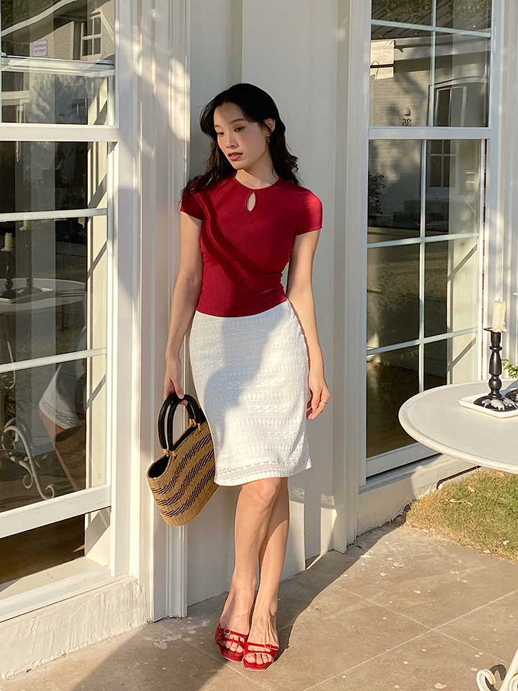 Backless Short Sleeve T-Shirt for Women, Slim Fit Round Neck Top with Chest Pad, French Style Sexy 90s Look Backless Short Sleeve T-Shirt for Women, Slim Fit Round Neck Top with Chest Pad, French Style Sexy 90s Look