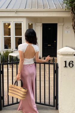 Backless Short Sleeve T-Shirt for Women, Slim Fit Round Neck Top with Chest Pad, French Style Sexy 90s Look