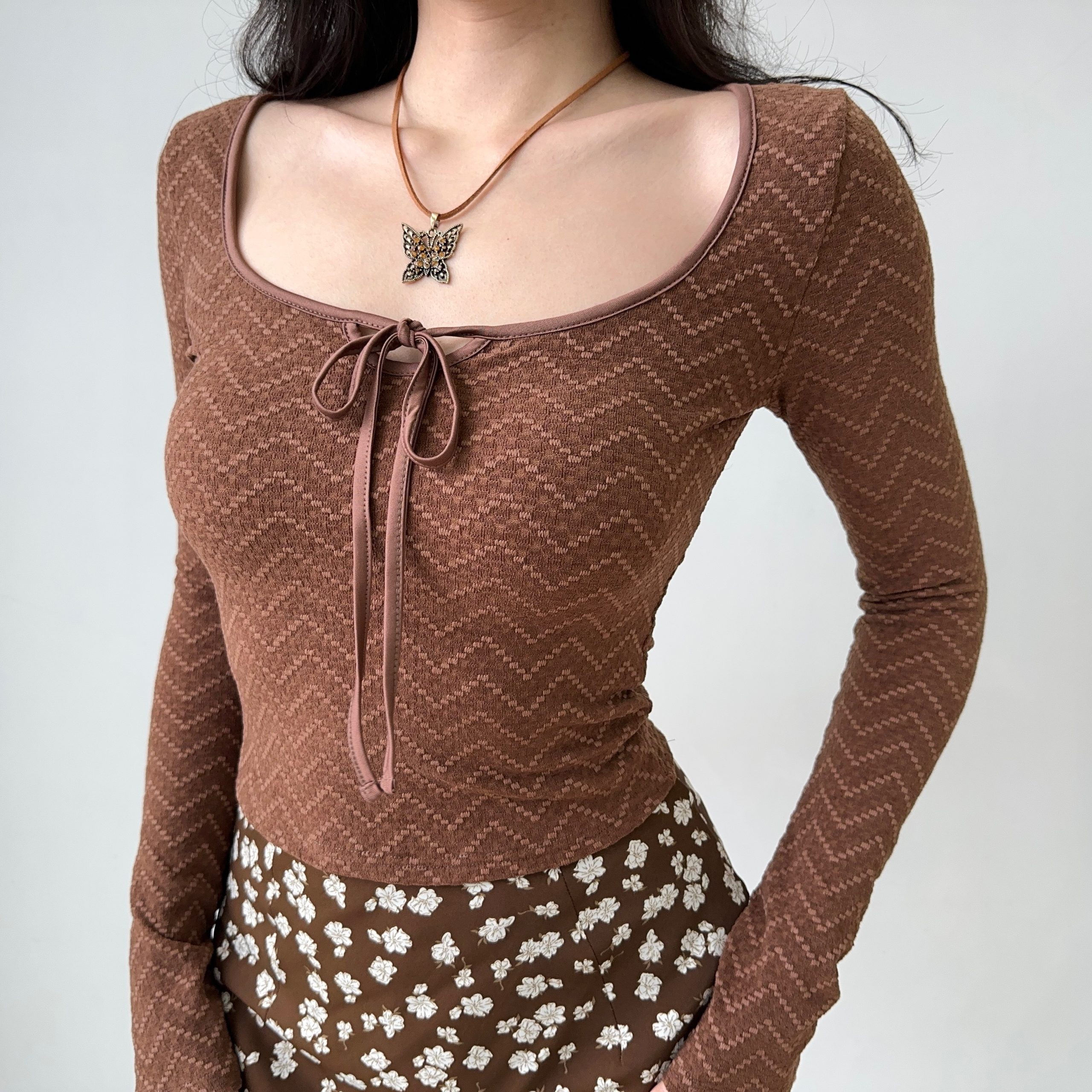 Ballet Style Bow U-Neck Long Sleeve T-Shirt for Women - Slim Fit Short Top, Perfect for Y2K and Casual Chic Looks Ballet Style Bow U-Neck Long Sleeve T-Shirt for Women - Slim Fit Short Top, Perfect for Y2K and Casual Chic Looks