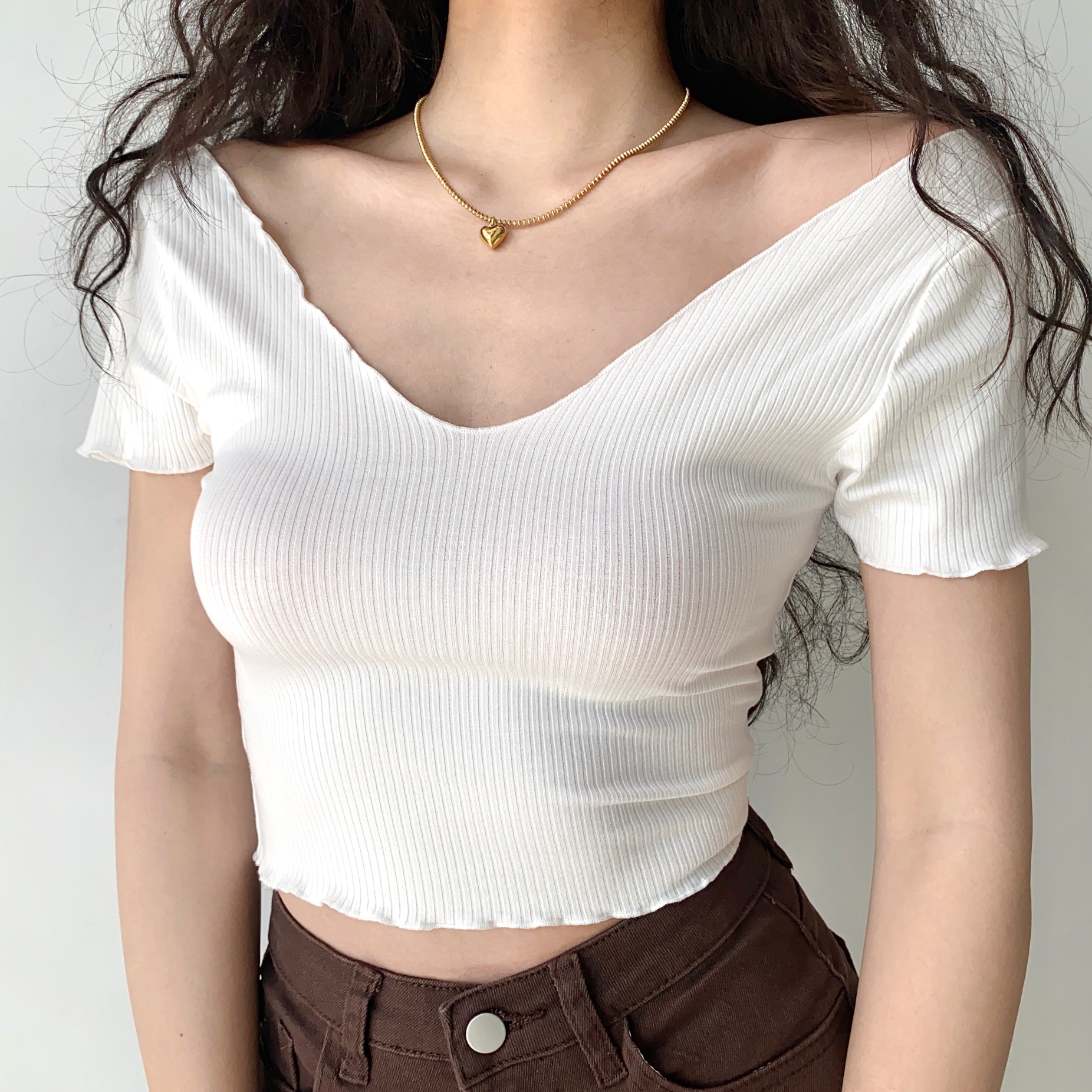 Basic Ruffle Edge V-Neck Short Sleeve Crop Top for Women - Casual 90s Inspired High Waist Tee Basic Ruffle Edge V-Neck Short Sleeve Crop Top for Women - Casual 90s Inspired High Waist Tee