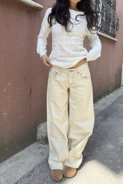 Beige Low-Waist Loose Slimming Straight Leg Pants for Petite Women - Spring 2025 Fashion Trend