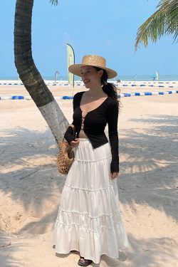 Black French Hollow-Out Knitted Cardigan for Women, Long Sleeve, Slim Fit, Sexy Niche Style, Trendy 90s Fashion