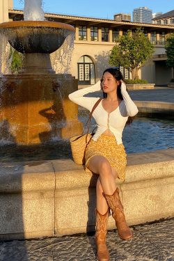 Black French Hollow-Out Knitted Cardigan for Women, Long Sleeve, Slim Fit, Sexy Niche Style, Trendy 90s Fashion