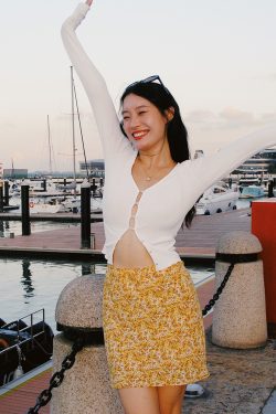 Black French Hollow-Out Knitted Cardigan for Women, Long Sleeve, Slim Fit, Sexy Niche Style, Trendy 90s Fashion