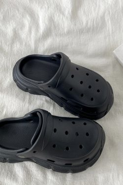 Black Thick-Soled Closed-Toe Hole Shoes for Women - 2025 Summer Outdoor Slippers, Beach Style, Cool Casual Footwear