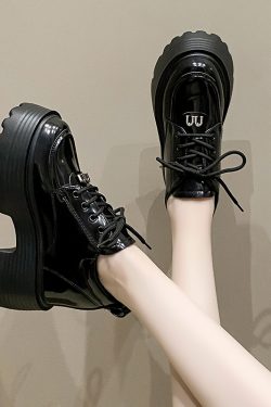 Black Thick-Soled Platform Loafers for Women - 2024 Vintage British College Style Low-Height Height-Increasing Flats