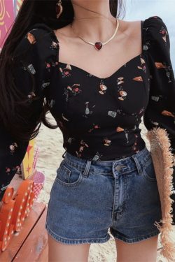 Black Vintage Square Neck Long Sleeve Shirt for Women - Slimming Waist-Cinching Design, Playful French Style, Perfect for Vacation