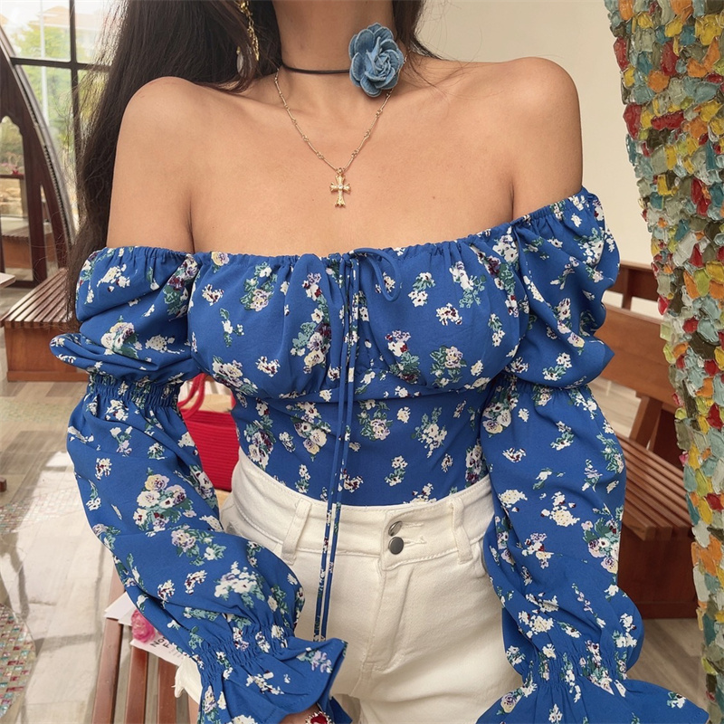 Blue Floral Cropped Blouse Shirt with French Square Neck and Lantern Sleeves for 2025 Spring/Summer Vacation Style Blue Floral Cropped Blouse Shirt with French Square Neck and Lantern Sleeves for 2025 Spring/Summer Vacation Style