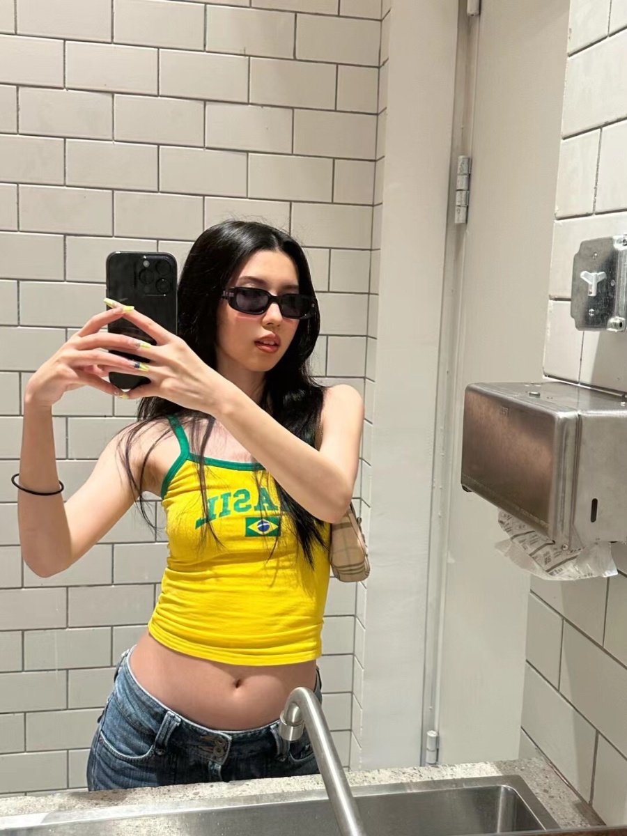 Brazilian BRASIL Letter Print Slim Fit Cropped Cami Top for Women - Spring/Summer 2025 Y2K Style Brazilian BRASIL Letter Print Slim Fit Cropped Cami Top for Women - Spring/Summer 2025 Y2K Style