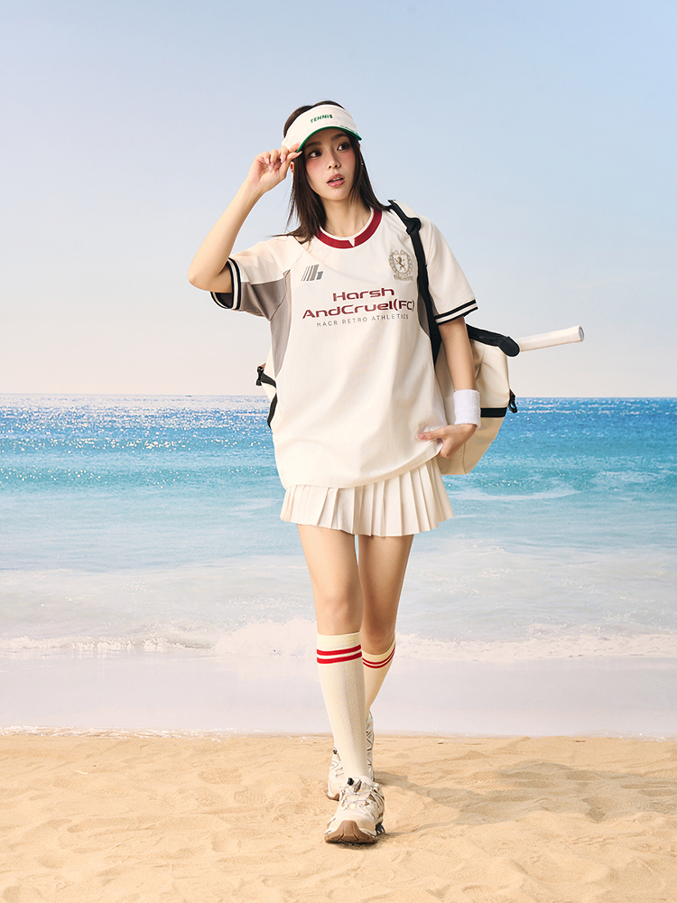 Breathable Cool Feeling Football Wind T-Shirt - Short Sleeve Couple Tee in Sorona Fabric, Perfect for Casual 90s Style Outfits Breathable Cool Feeling Football Wind T-Shirt - Short Sleeve Couple Tee in Sorona Fabric, Perfect for Casual 90s Style Outfits