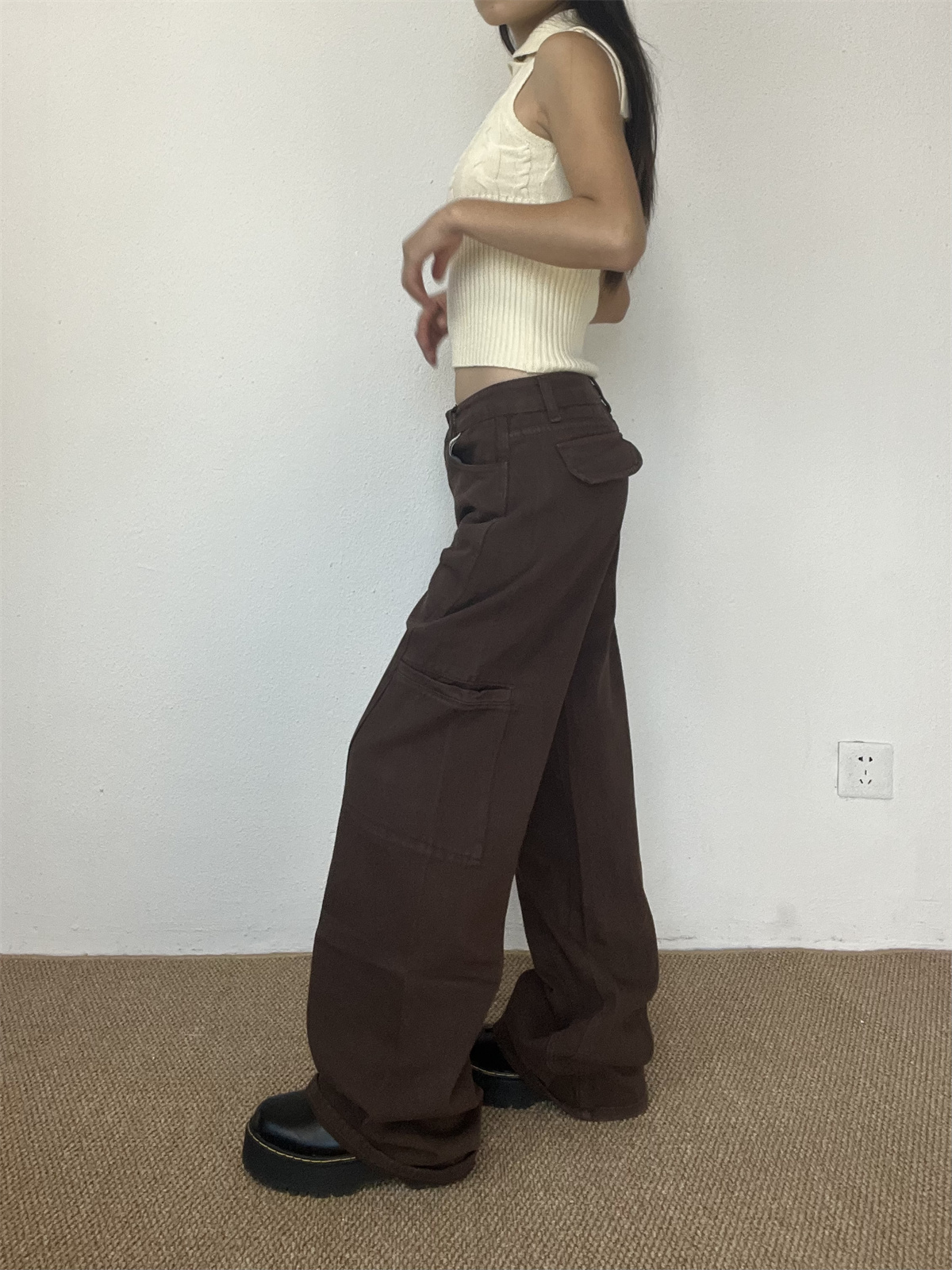 Brown Straight-Leg Floor-Length Jeans for Women - Slim Fit American High Street Style, Trendy 90s-Inspired Fashion Pants Brown Straight-Leg Floor-Length Jeans for Women - Slim Fit American High Street Style, Trendy 90s-Inspired Fashion Pants