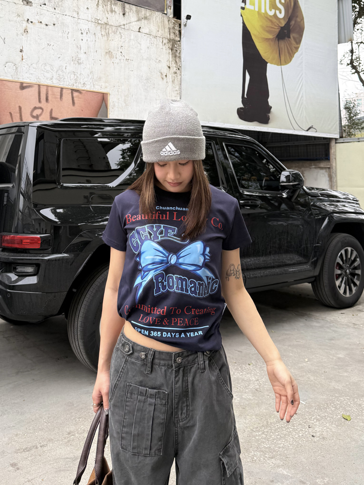 Butterfly Knot Print Short Sleeve T-Shirt for Women - American Style, Loose Fit, Casual Round Neck Top, 90s Inspired Fashion Butterfly Knot Print Short Sleeve T-Shirt for Women - American Style, Loose Fit, Casual Round Neck Top, 90s Inspired Fashion