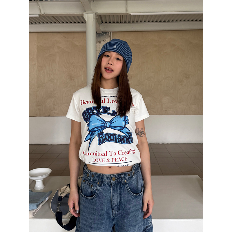 Butterfly Knot Print Short Sleeve T-Shirt for Women - American Style, Loose Fit, Casual Round Neck Top, 90s Inspired Fashion Butterfly Knot Print Short Sleeve T-Shirt for Women - American Style, Loose Fit, Casual Round Neck Top, 90s Inspired Fashion