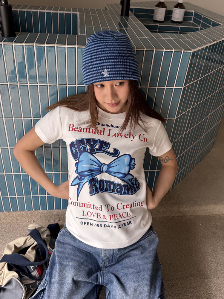 Butterfly Knot Print Short Sleeve T-Shirt for Women - American Style, Loose Fit, Casual Round Neck Top, 90s Inspired Fashion Butterfly Knot Print Short Sleeve T-Shirt for Women - American Style, Loose Fit, Casual Round Neck Top, 90s Inspired Fashion