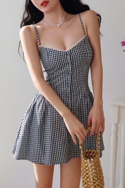 Casual V-Neck Black and White Plaid Waist-Defined Sling Dress - French Retro Sweet Girl Style for Vacation and Summer