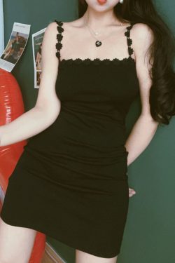 Chenopod Flower Shoulder Strap Black Camisole Dress - 2024 Spring/Summer French Lace Square Neck Vacation Dress for Hot Girls