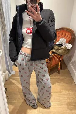 Cherry Print Shoulder-Fitted Slim-Fit Short T-Shirt for Women - Casual Versatile Style, Y2K Inspired Short Sleeves