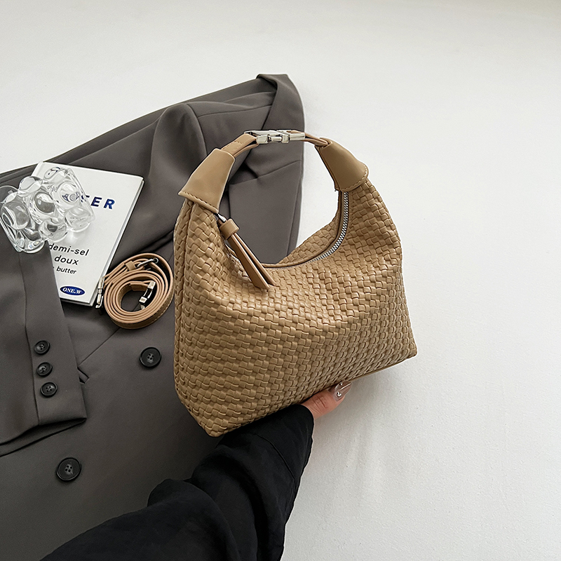 Chic Minimalist Pea Bag for Women, Summer 2025, Versatile Korean Style Shoulder & Crossbody Bag Chic Minimalist Pea Bag for Women, Summer 2025, Versatile Korean Style Shoulder & Crossbody Bag